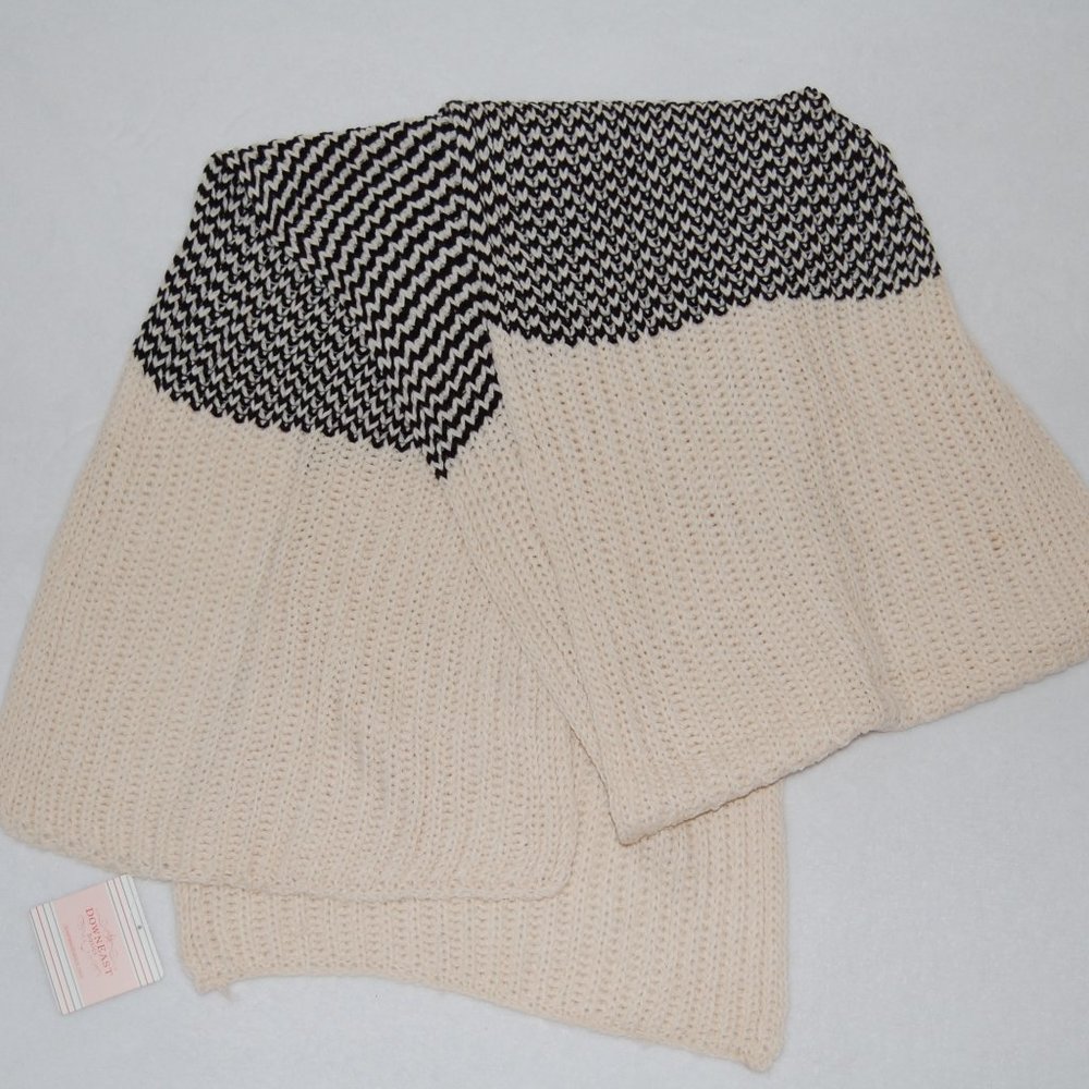 NWT DownEast, Divided Knit Scarf - Picture 2 of 4
